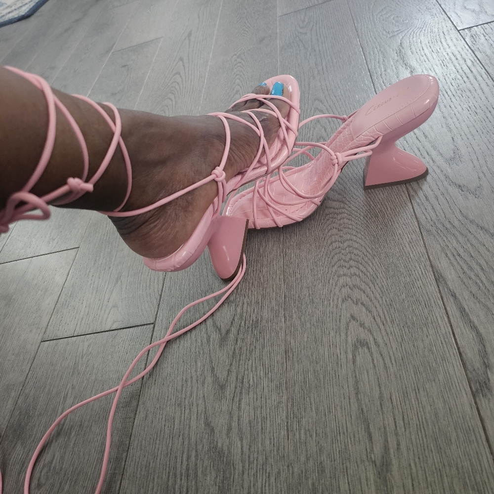 Shoes - Picture 5 of 7